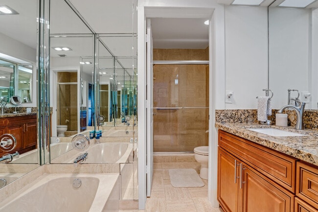 7472 La Paz Blvd in Boca Raton, FL - Building Photo - Building Photo