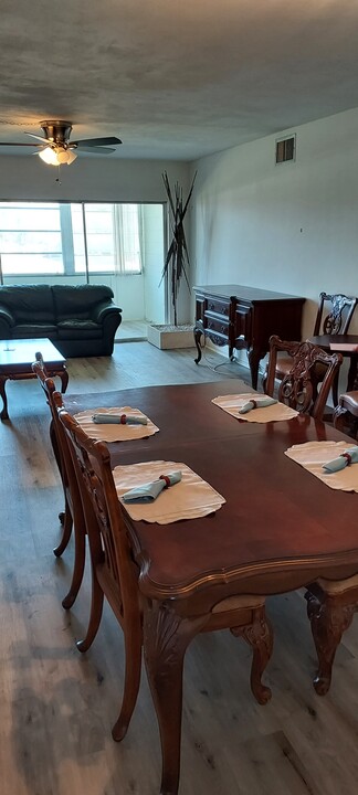6201 2nd St E, Unit 84 in St Pete Beach, FL - Foto de edificio