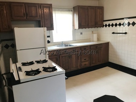 74 Otis St, Unit 2R in Cambridge, MA - Foto de edificio - Building Photo