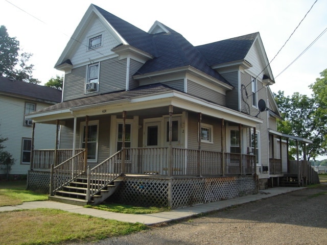 property at 424 E Prairie St
