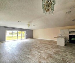 1068 Universal Rest Pl in Kissimmee, FL - Building Photo - Building Photo