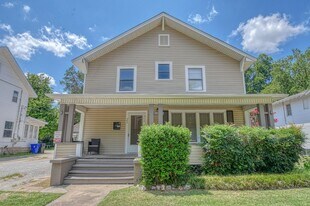 464 College in Norman, OK - Building Photo