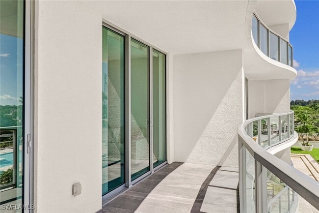 property at 3000 Oasis Grand Blvd