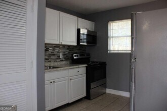 884 Neal St NW in Atlanta, GA - Building Photo - Building Photo