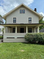 845 E University Ave in Ann Arbor, MI - Building Photo