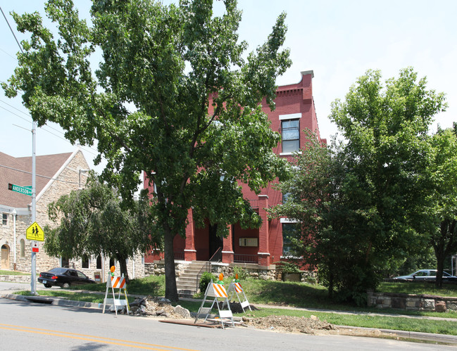 301 Benton Blvd in Kansas City, MO - Foto de edificio - Building Photo