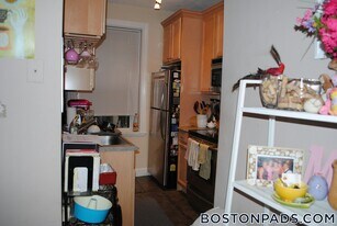 61 Park Dr in Boston, MA - Building Photo