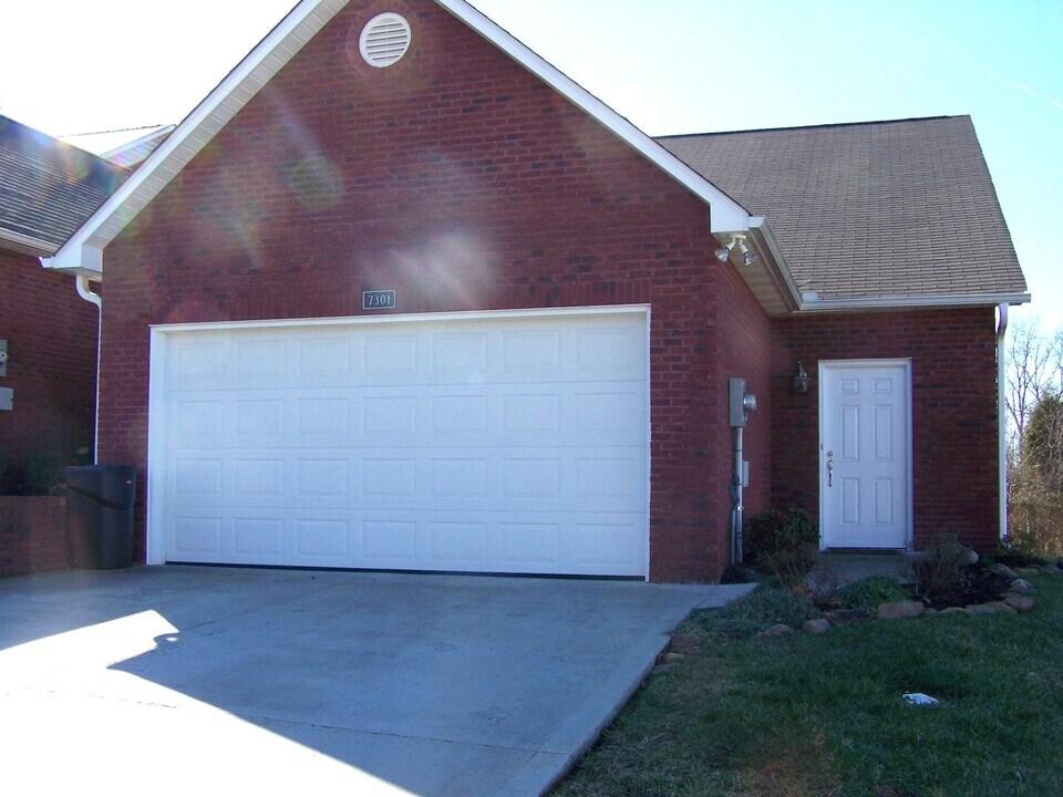 7231 Long Shot Ln in Knoxville, TN - Building Photo