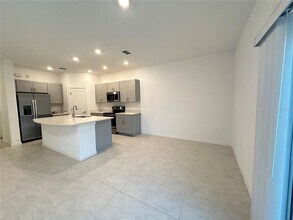 2207 Portrait St in Kissimmee, FL - Building Photo - Building Photo