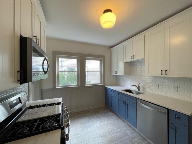 11 Benton Rd, Unit 1