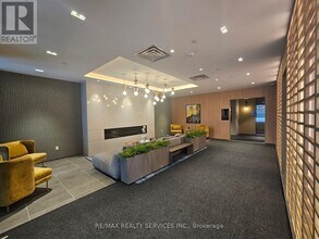 750 Whitlock Ave in Milton, ON - Building Photo - Building Photo