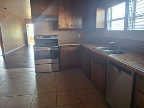 2800 Lander Ave in Turlock, CA - Building Photo - Building Photo