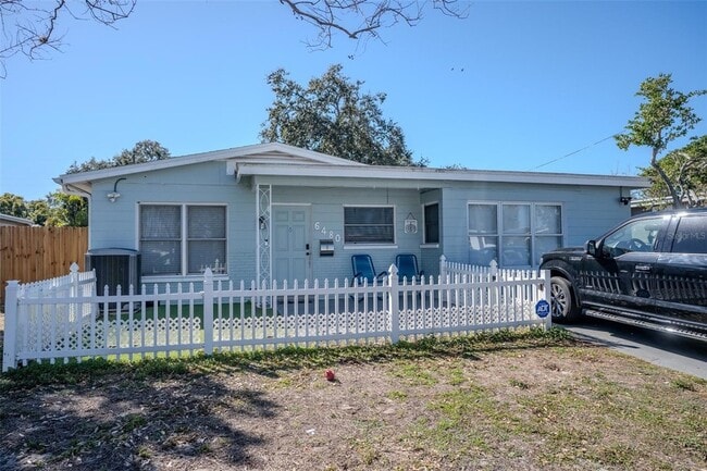 6480 34th Terrace N in St. Petersburg, FL - Building Photo - Building Photo