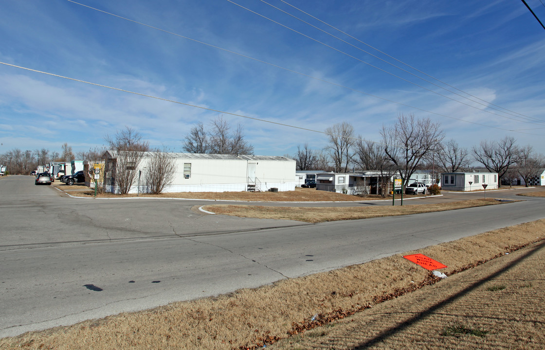 Darlington Place Mobile Home in Tulsa, OK - Foto de edificio