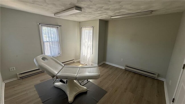 108 Phenix Ave in Cranston, RI - Building Photo - Building Photo