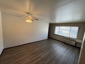 1710 La Cres St in La crosse, WI - Building Photo