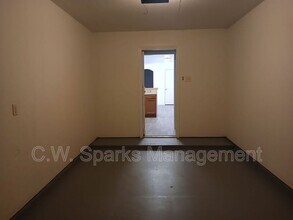 13655 Biggs St in Dallas, TX - Building Photo - Building Photo