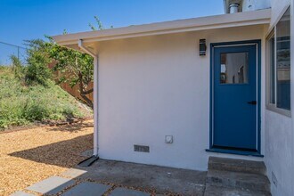 344 Pennsylvania Dr in Watsonville, CA - Foto de edificio - Building Photo