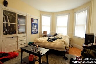 16 Dighton St, Unit 1 in Boston, MA - Building Photo - Building Photo