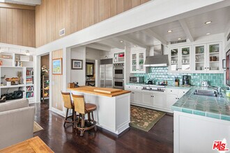 24542 Malibu Rd in Malibu, CA - Building Photo - Building Photo