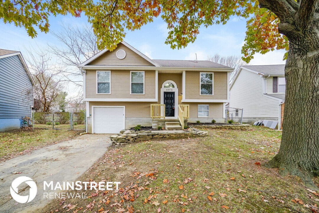 6976 Endsleigh Dr in Reynoldsburg, OH - Building Photo
