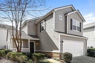 542 W Oaks Dr in Woodstock, GA - Foto de edificio - Building Photo