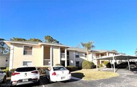 738 Landover Cir in Naples, FL - Foto de edificio - Building Photo