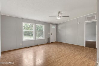 113 Simon Latour Rd in Carencro, LA - Building Photo - Building Photo