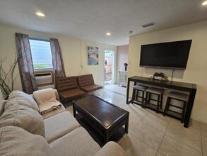 2704 Lawn Pl in Holiday, FL - Building Photo - Building Photo