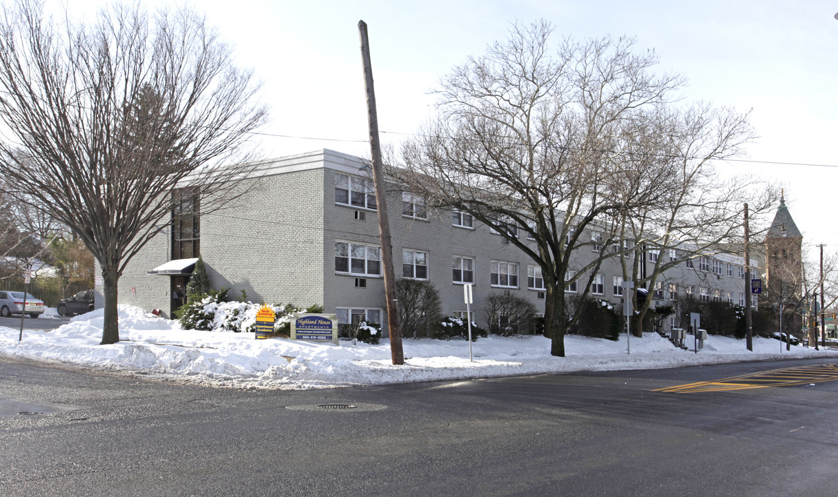 Highland House Apartment Homes in Highland Park, NJ - Foto de edificio