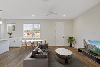 4208 N Manhattan Ave in Tampa, FL - Building Photo - Building Photo