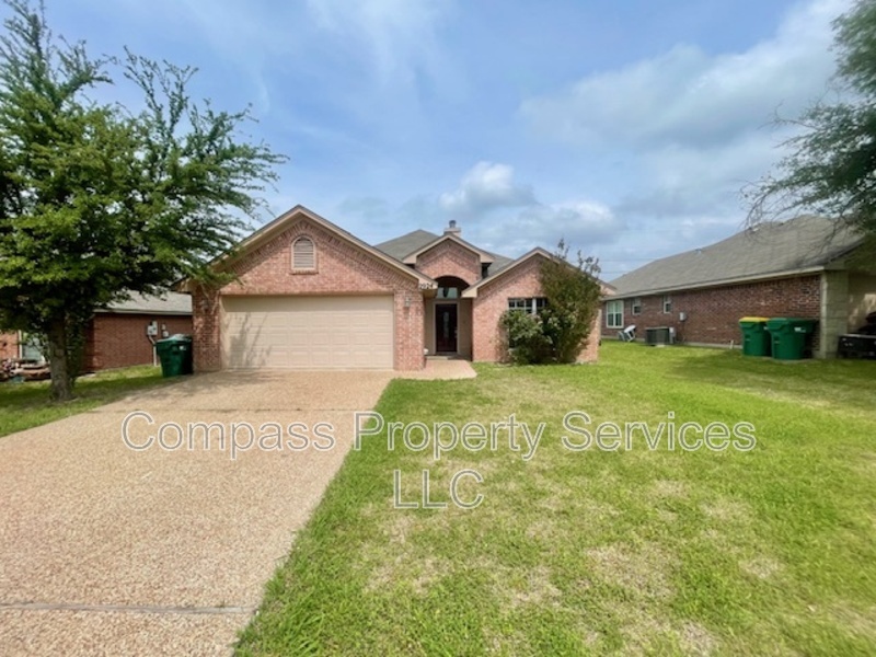 2924 Palomino Trail in Robinson, TX - Foto de edificio