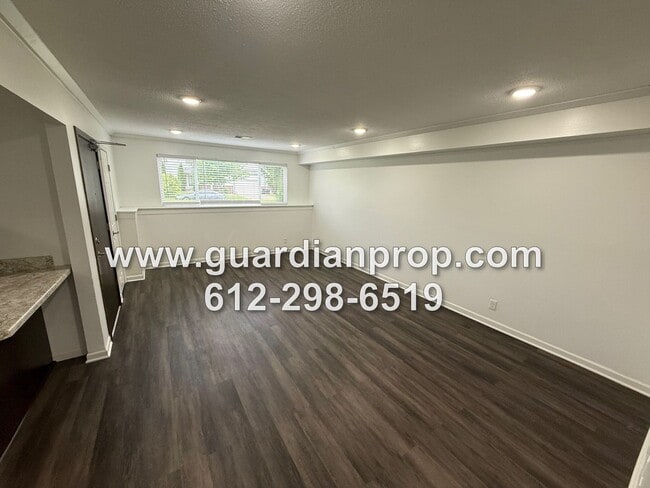 5900 3rd St NE in Minneapolis, MN - Building Photo - Building Photo