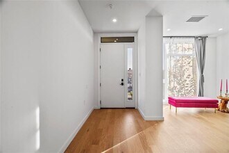 112 Burrows St in Pittsburgh, PA - Building Photo - Building Photo