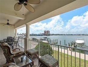 17735 Gulf Blvd, Unit 204 in Redington Shores, FL - Foto de edificio - Building Photo