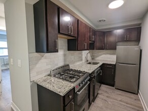 511 W Barry Ave, Unit #445-331 in Chicago, IL - Foto de edificio - Building Photo