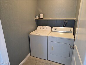 1912 Lirio Way in Las Vegas, NV - Building Photo - Building Photo