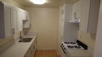 853-861 N Raymond Ave in Pasadena, CA - Building Photo