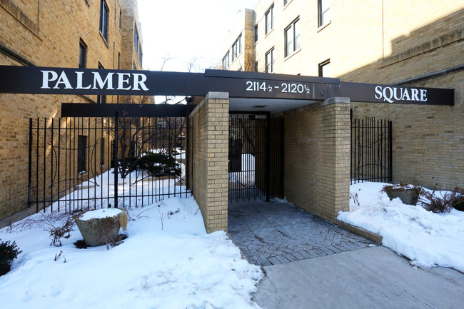 Palmer Square in Chicago, IL - Foto de edificio - Building Photo