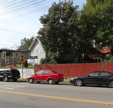 2011-2015 Echo Park Ave in Los Angeles, CA - Building Photo - Building Photo