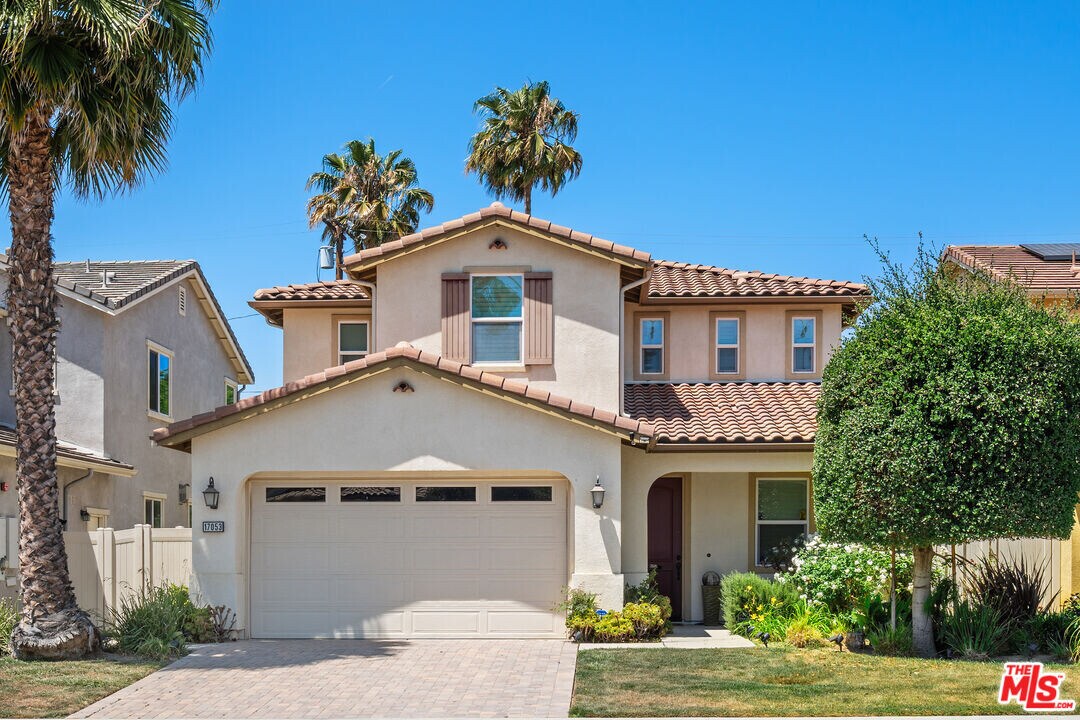 17053 Cantlay St in Los Angeles, CA - Building Photo