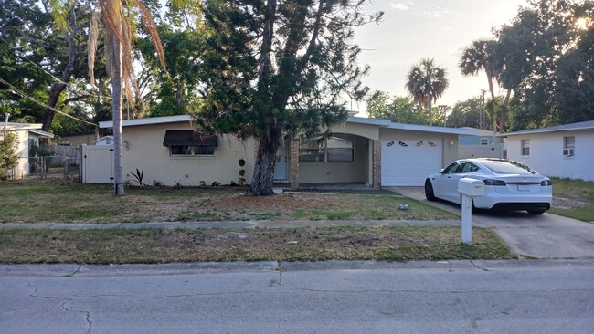 property at 2286 Sherwood Dr