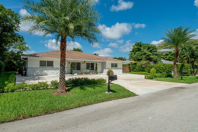 property at 2914 Spanish Trail