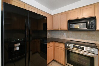 175 Galicia Way in Jupiter, FL - Foto de edificio - Building Photo