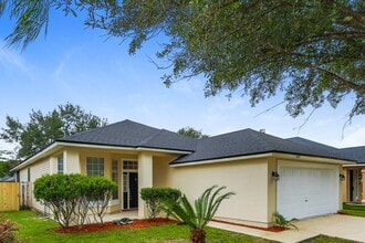 1306 Ardmore St in St. Augustine, FL - Foto de edificio - Building Photo