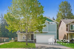 12912 167th St Ct E in Puyallup, WA - Building Photo