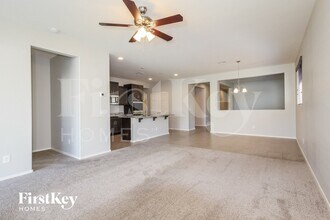 18068 W Tina Ln in Surprise, AZ - Foto de edificio - Building Photo