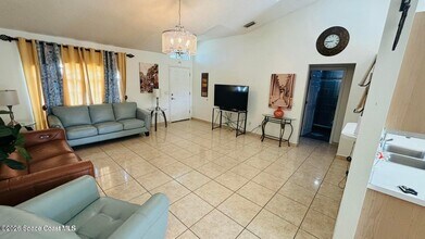 815 Tyrol Ave NW in Palm Bay, FL - Building Photo - Building Photo