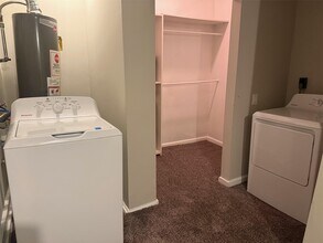 5933 Southgood St in Houston, TX - Foto de edificio - Building Photo