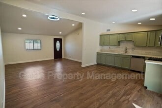 19126 Fairweather St in Santa Clarita, CA - Building Photo - Building Photo